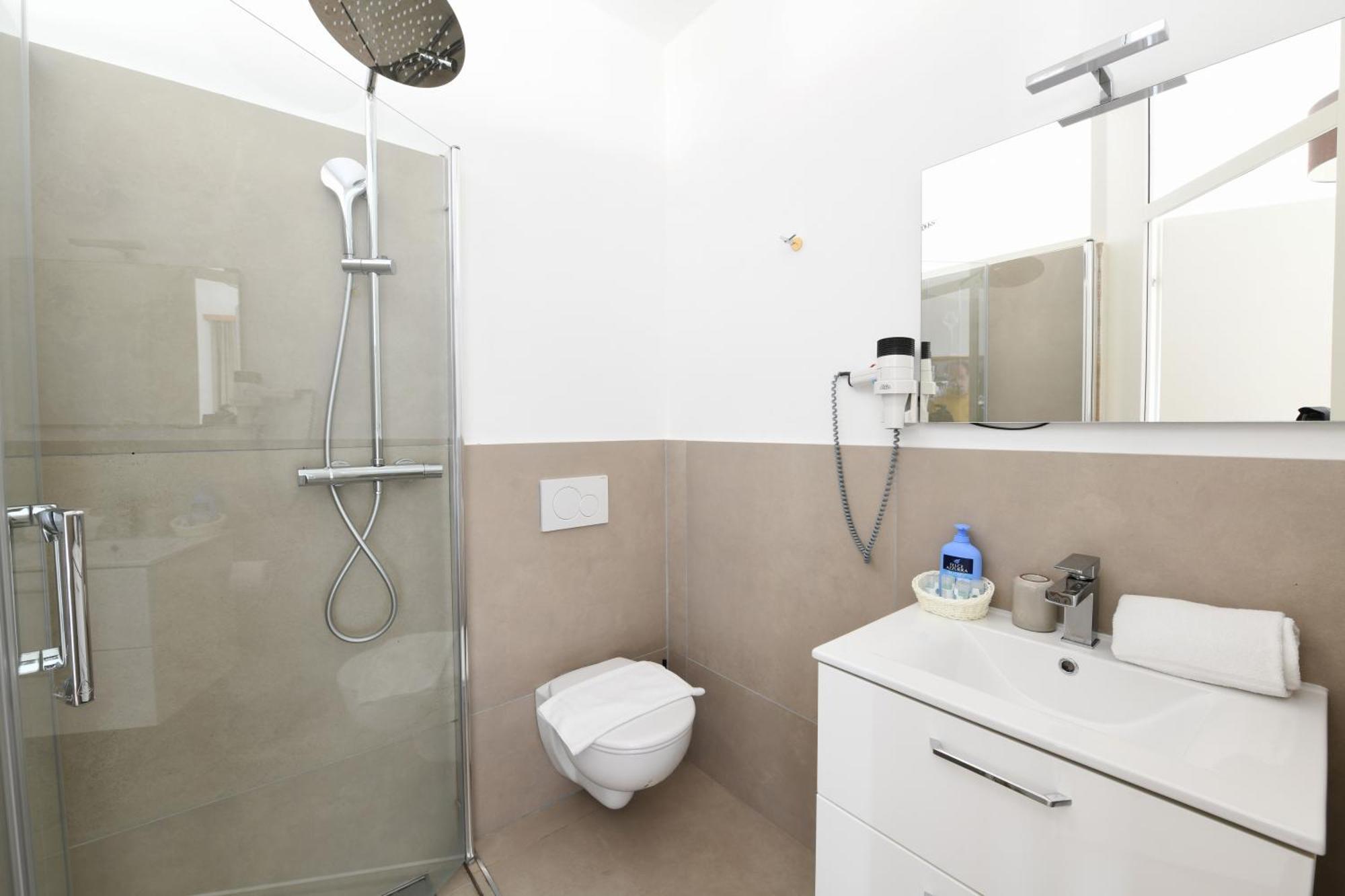 7Rooms - Self Check-In 24H Free Parking Losone ภายนอก รูปภาพ